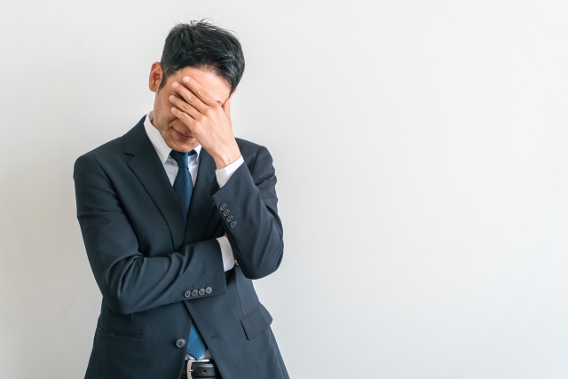 パソコンで困っている人